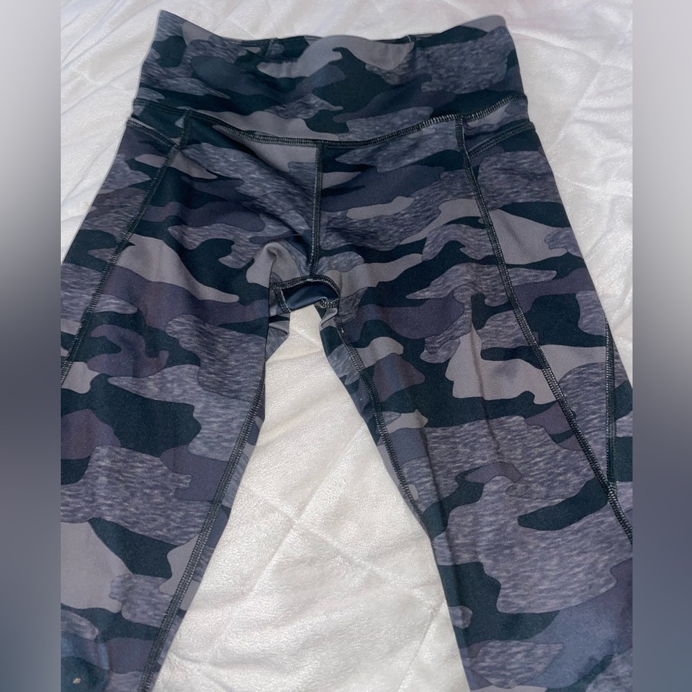 Old Navy Camo Print Leggings